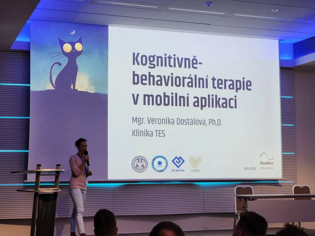 Přednáška Kliniky TES o KBT v mobilní aplikaci